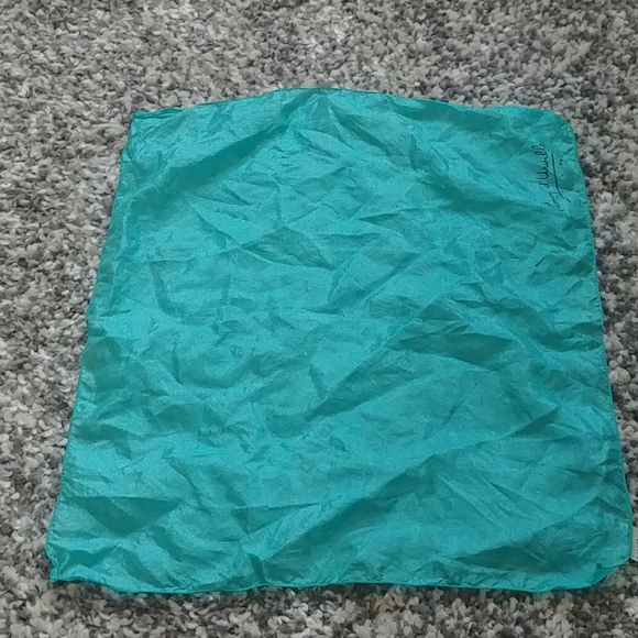 Bandana - Picture 4 of 5